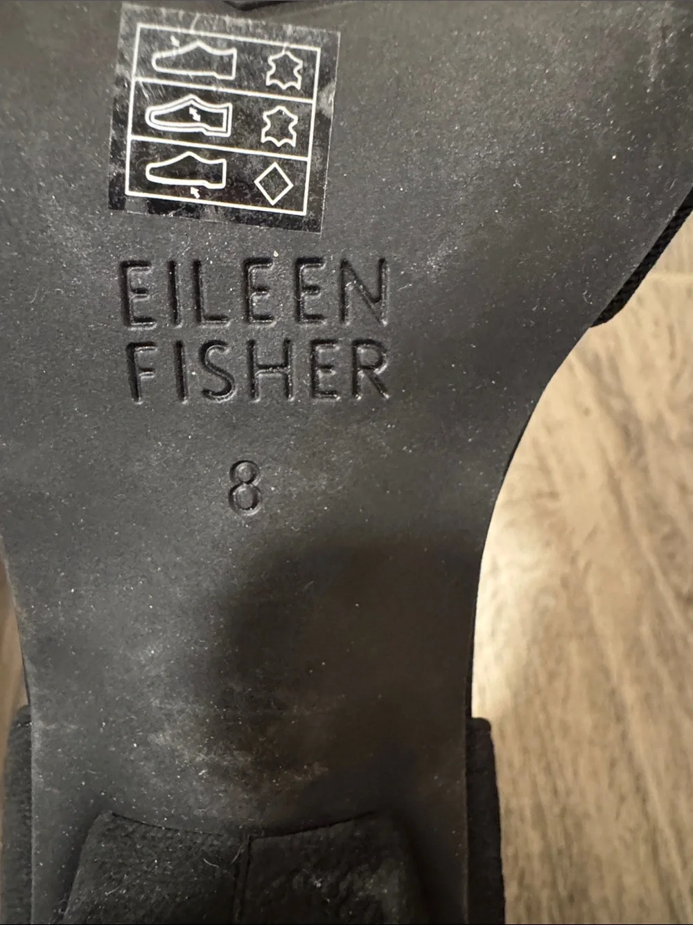 Eileen Fisher Black leather low heel pump